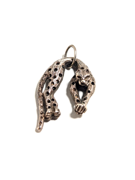 Jewelry - Elegant Sterling Silver 925 Chic Lying Cheetah Occasional Charm Pendant 10.40g